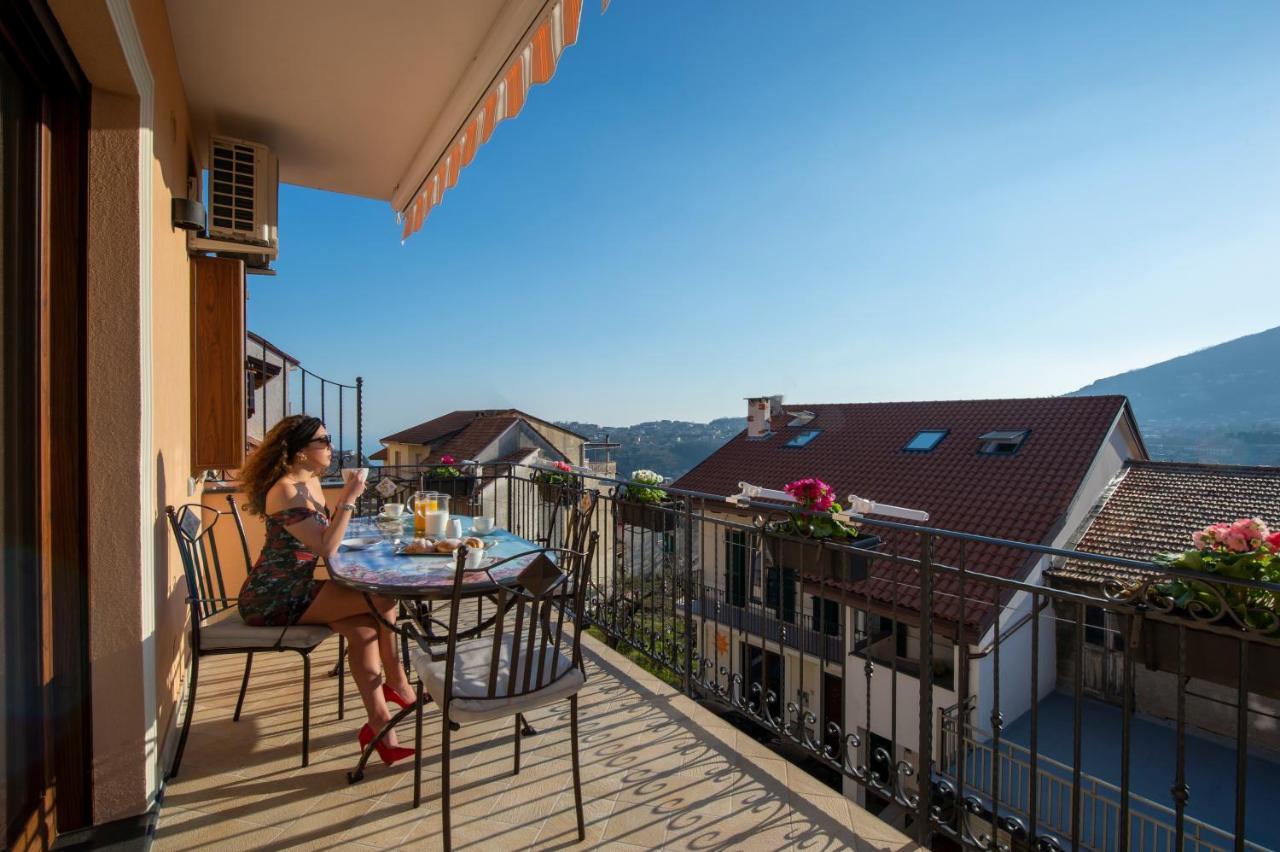 Donna Sofi Holiday House Аджерола Екстер'єр фото