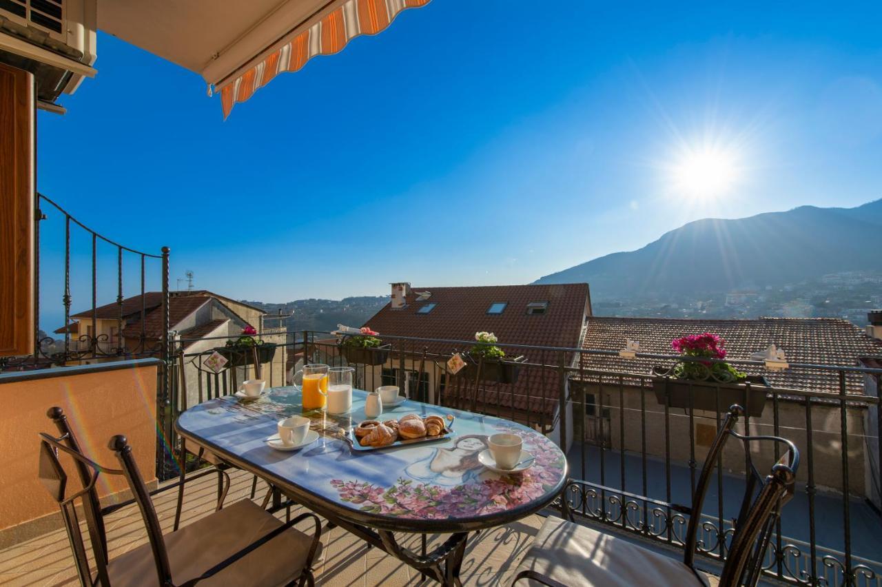 Donna Sofi Holiday House Аджерола Екстер'єр фото